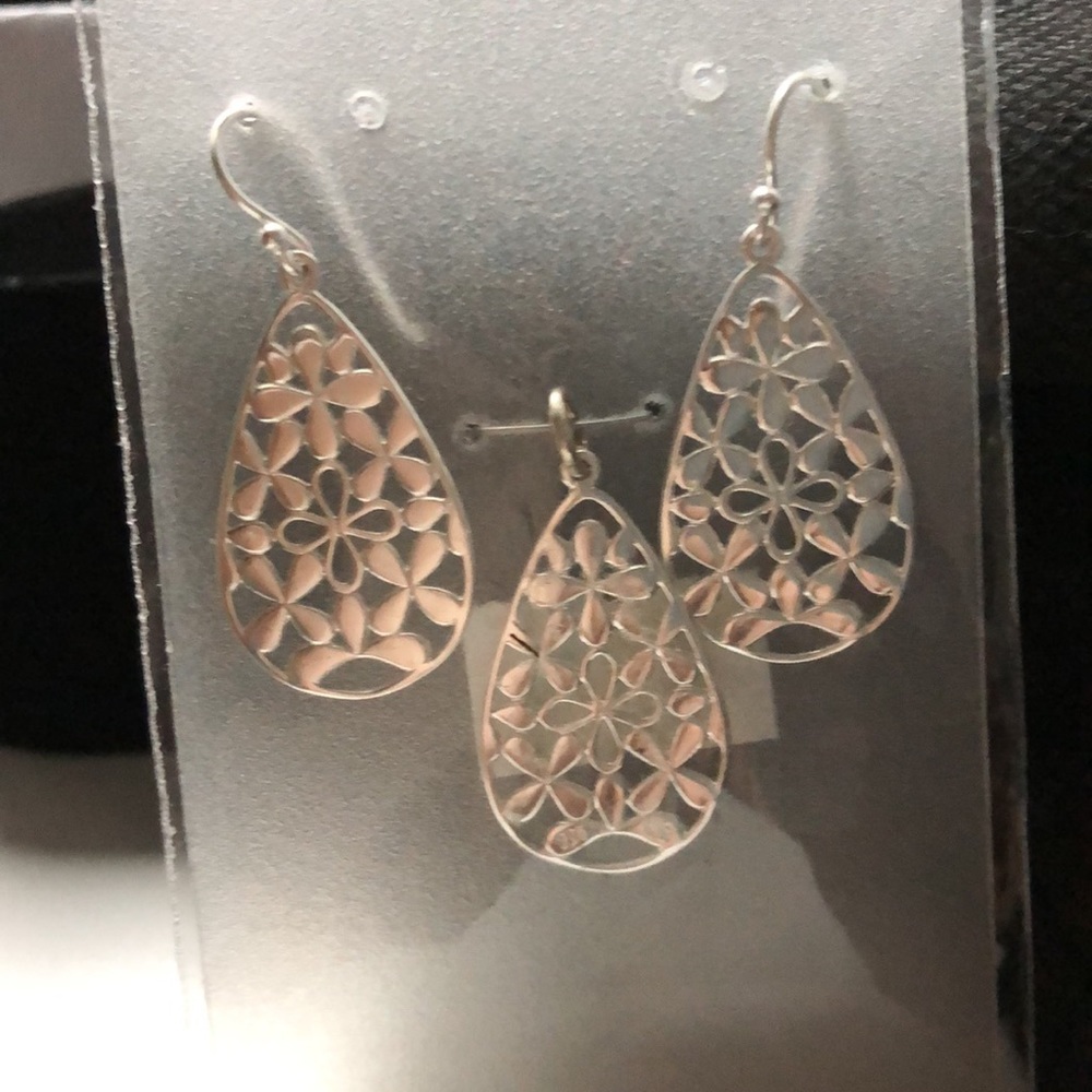 Earring and pendant set